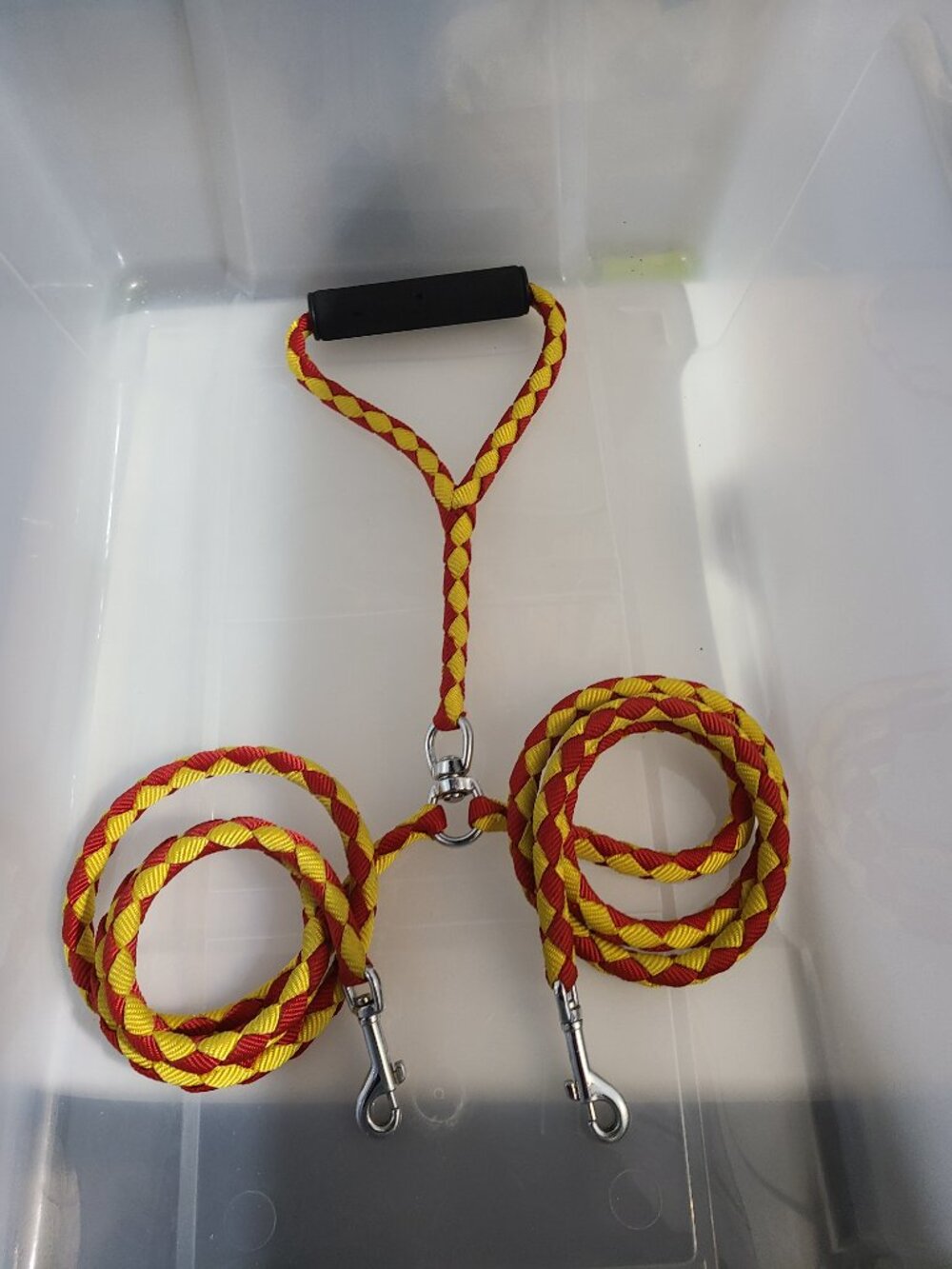 Dual Dog Lead Coupler â Red/Yellow Braided Rope with Foam Handle